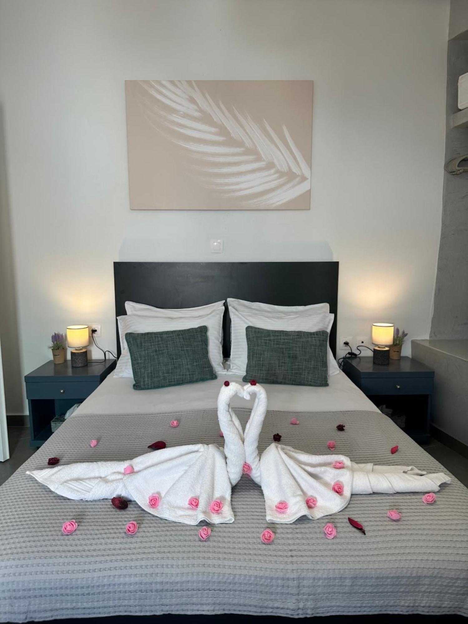 White Swallow Suite Santorini Vourvoúlos Екстериор снимка